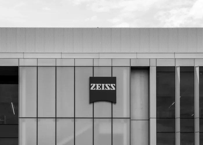 The Science of Sight: Why Eleven Spectacles Chooses ZEISS Optics