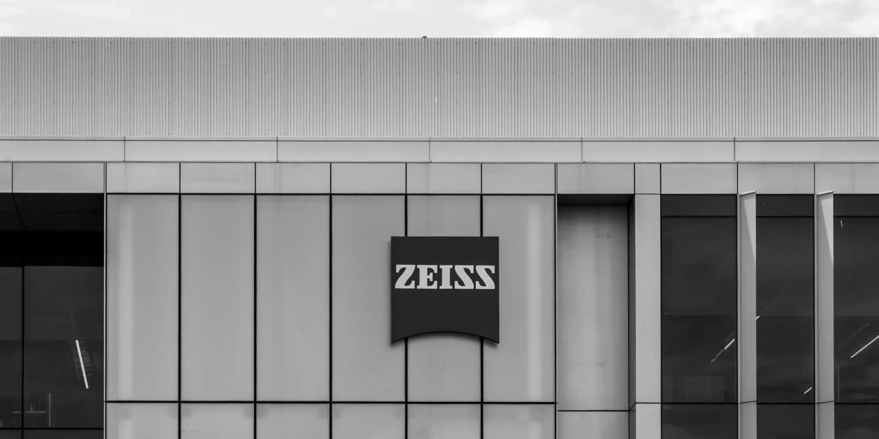 The Science of Sight: Why Eleven Spectacles Chooses ZEISS Optics
